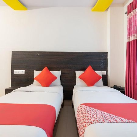 Oyo 13594 Mathrushree Residency Hotel Bangalore Bagian luar foto