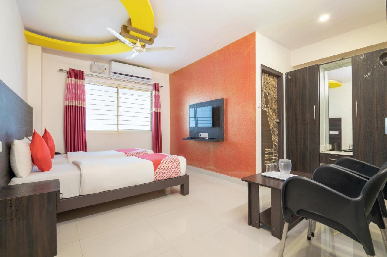Oyo 13594 Mathrushree Residency Hotel Bangalore Bagian luar foto