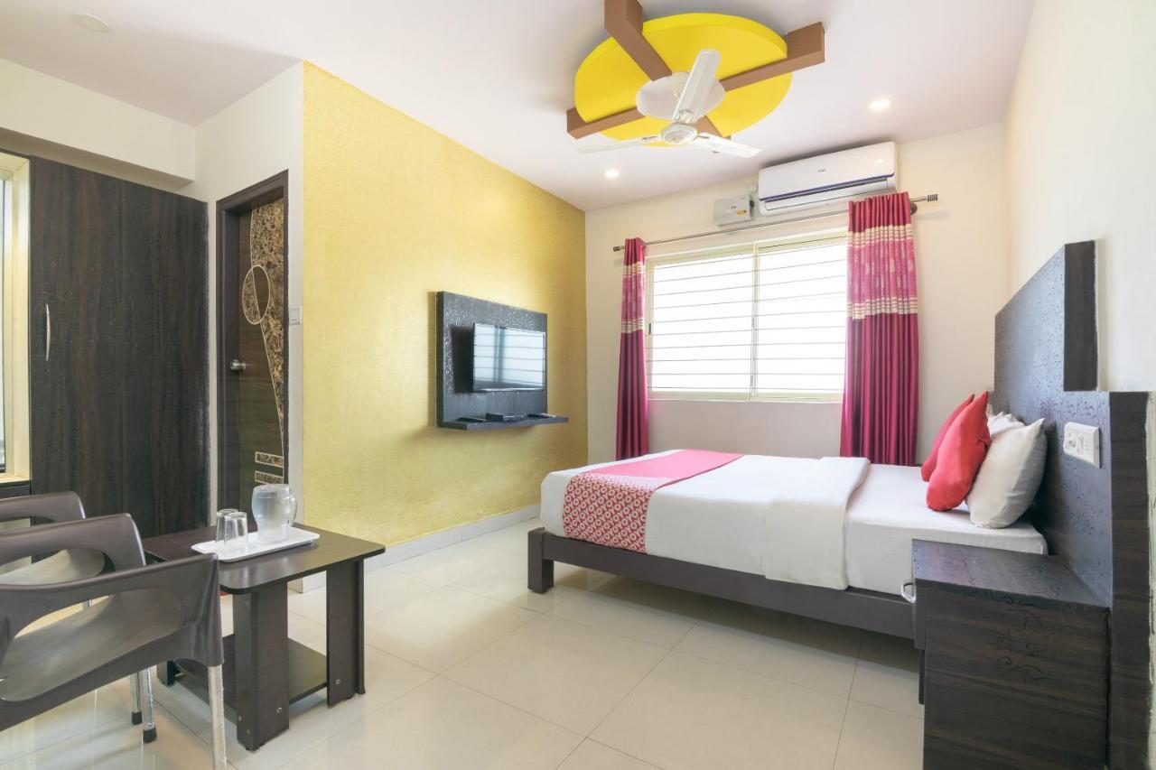 Oyo 13594 Mathrushree Residency Hotel Bangalore Bagian luar foto