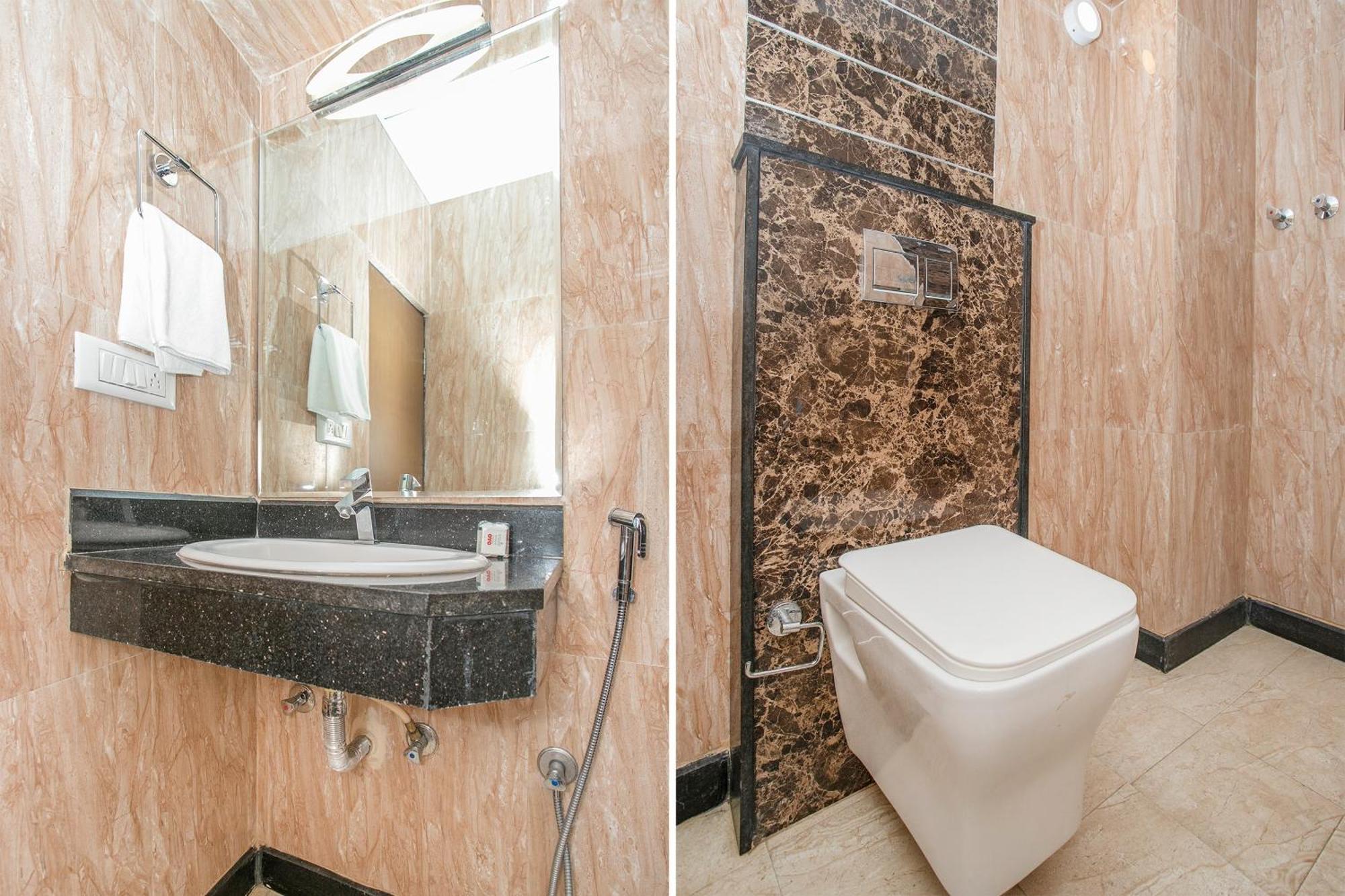 Oyo 13594 Mathrushree Residency Hotel Bangalore Bagian luar foto