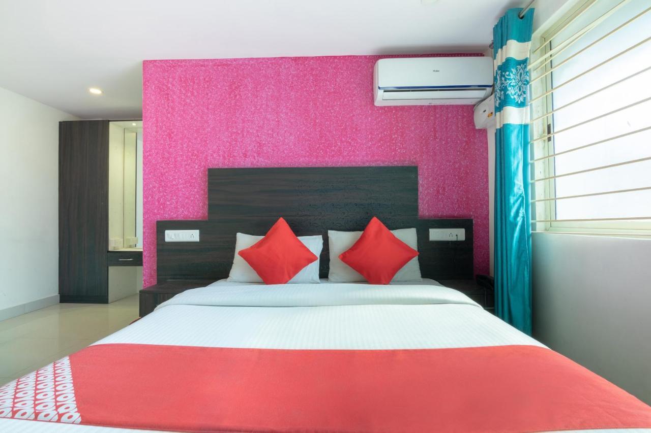 Oyo 13594 Mathrushree Residency Hotel Bangalore Bagian luar foto