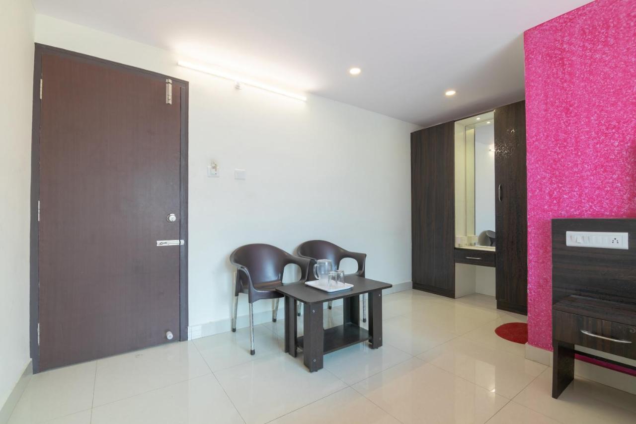 Oyo 13594 Mathrushree Residency Hotel Bangalore Bagian luar foto