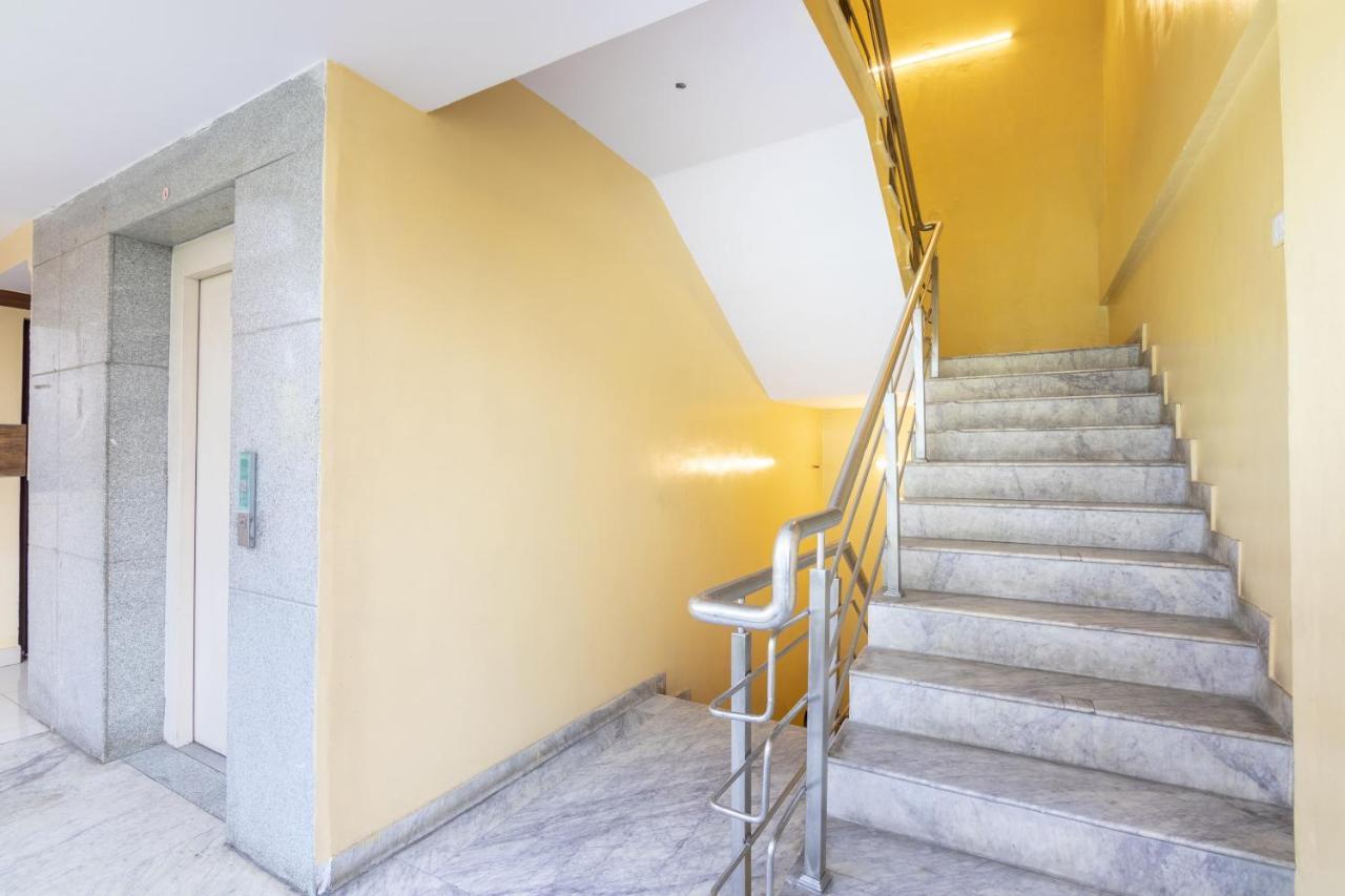 Oyo 13594 Mathrushree Residency Hotel Bangalore Bagian luar foto